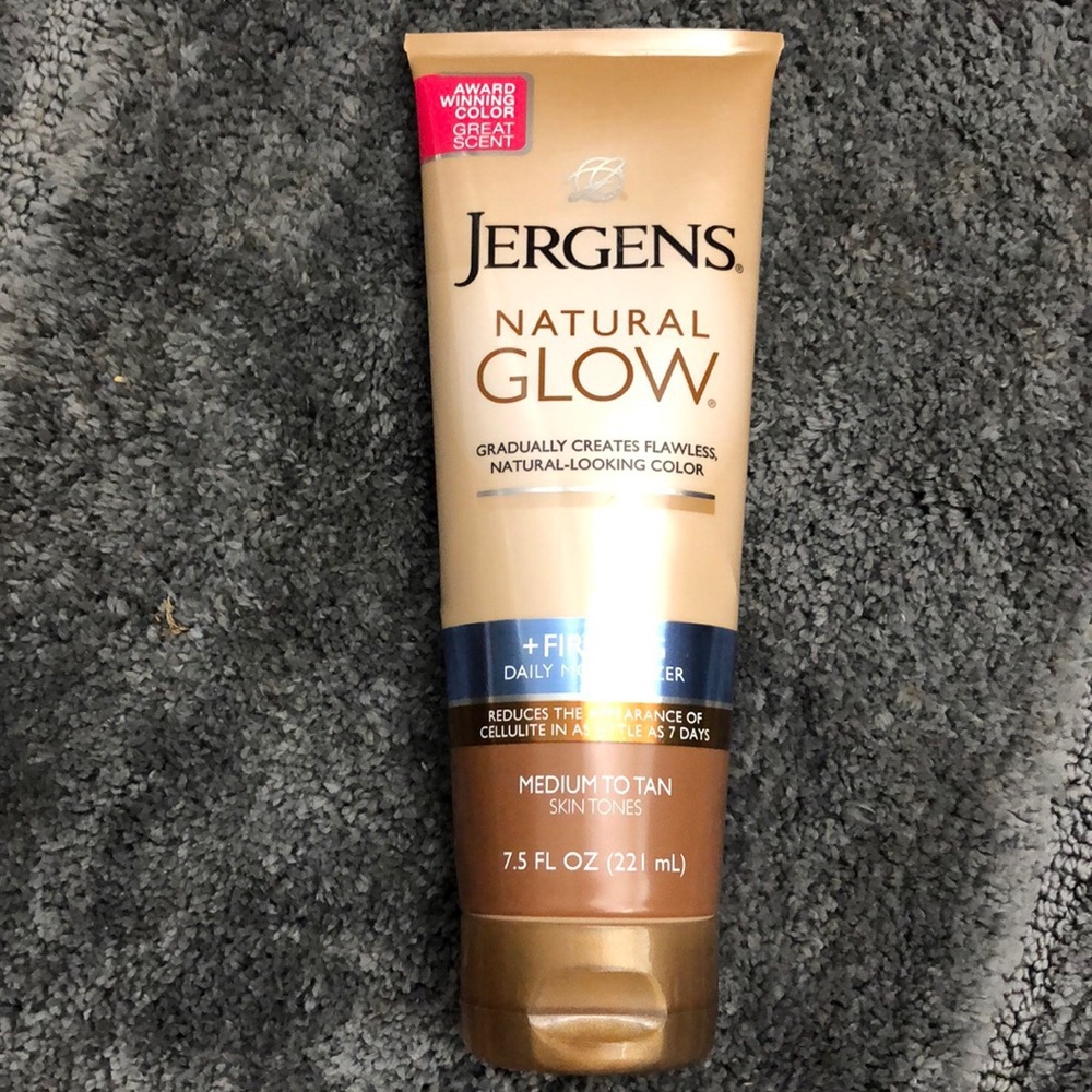 Jergen’s Gradual Tan Moisturizer Medium/Tan Lotion